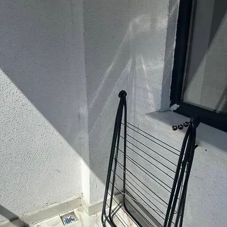 Center 2 Bedroom Flat *