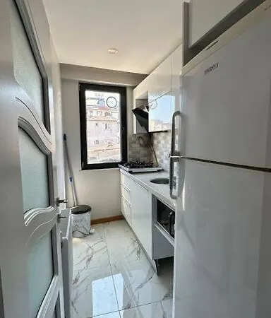 Center 2 Bedroom Flat *