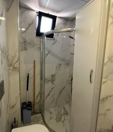 Διαμέρισμα Center 2 Bedroom Flat *