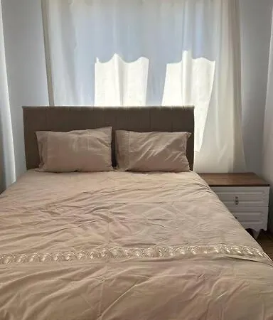 Center 2 Bedroom Flat *